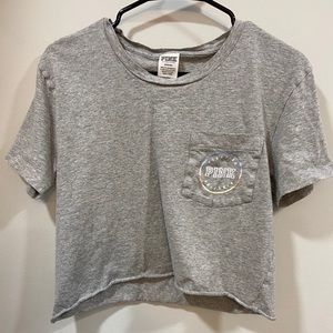 Cropped grey t-shirt